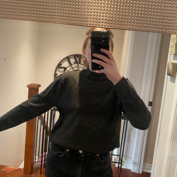 Dark grey wool mock neck turtleneck sweater - Picture 1 of 3